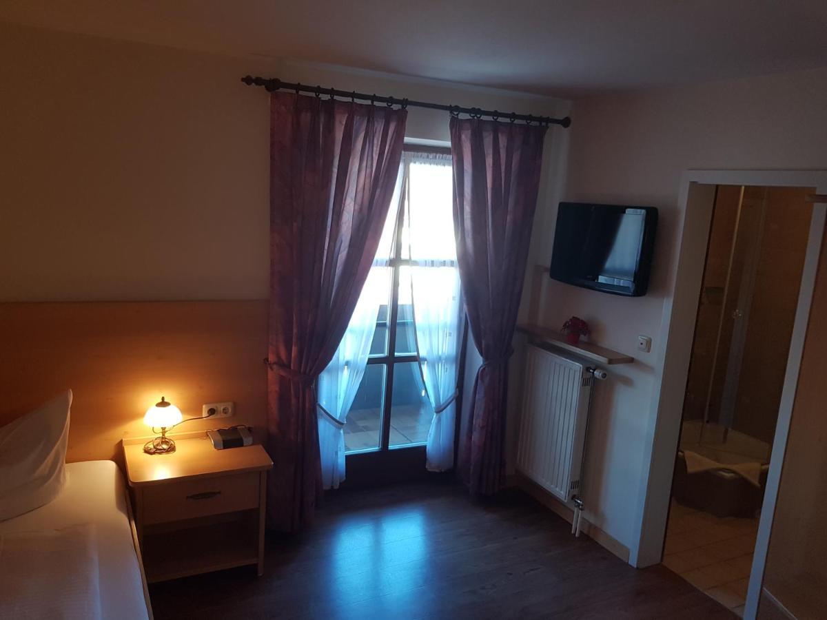 Bed & Breakfast La Ristorante Pizzeria Garni *